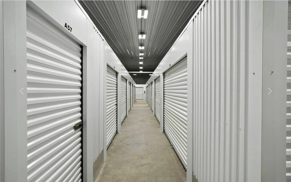 More Photos Of 2209 Richard St, Abbeville Self Storage For Sale