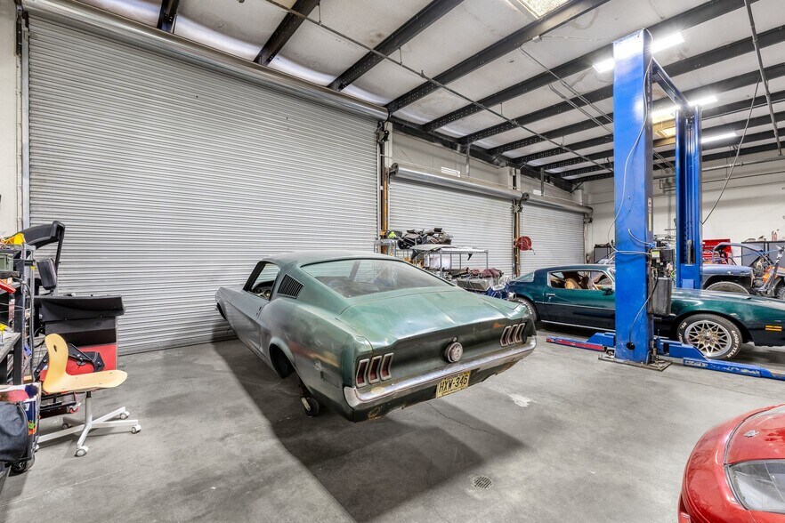 More Photos Of 17212 E Shea Blvd, Fountain Hills Storefront For Sale