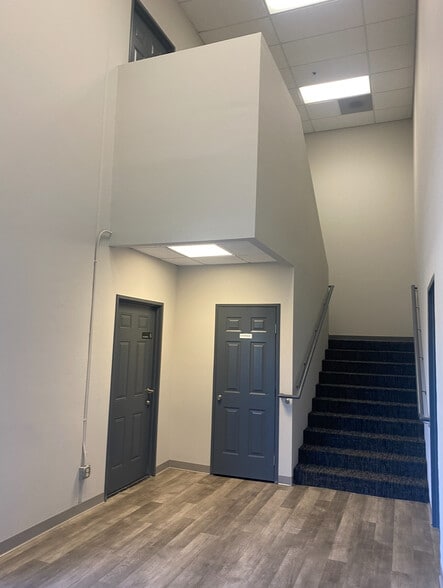 More Photos Of 1341 Distribution Way, Vista Distribution For Lease