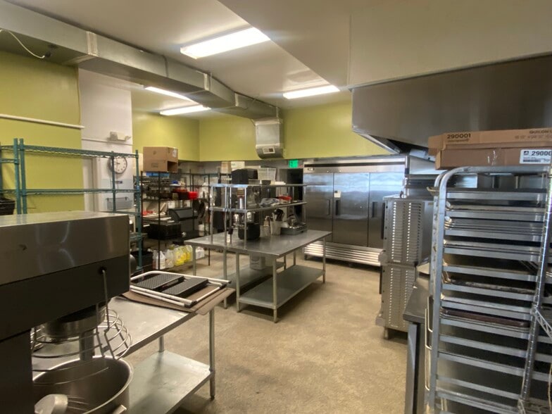 More Photos Of 1010 Morton St, Baltimore Freestanding For Lease