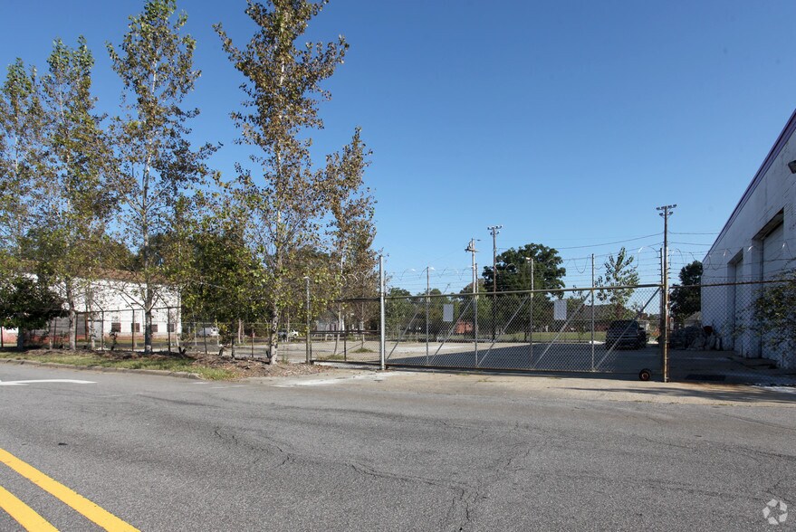 More Photos Of 442 S Church St, Rocky Mount Flex For Sale