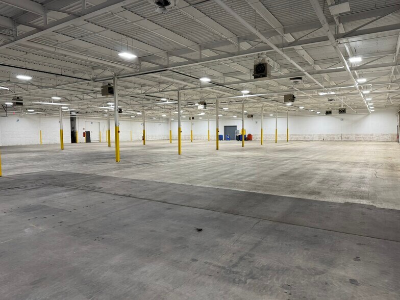More Photos Of 69 Leggett St, East Hartford Warehouse For Lease