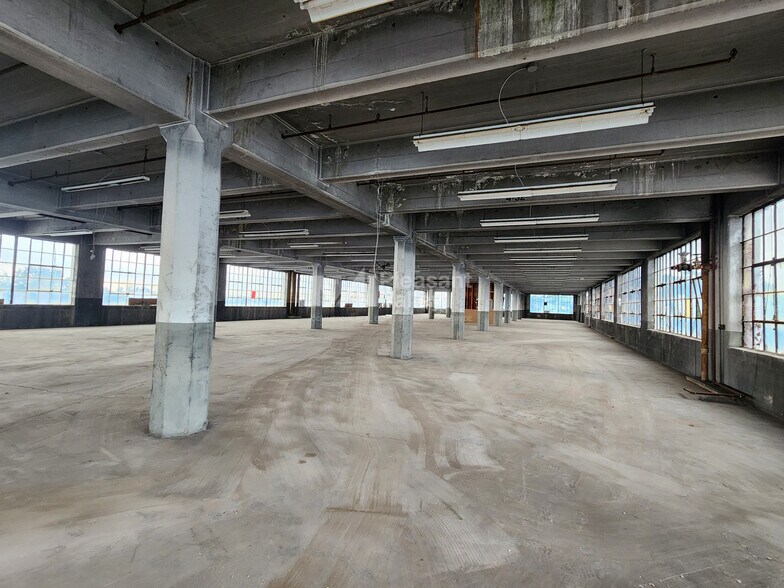 More Photos Of 711 Johnston St, Akron Warehouse For Sale