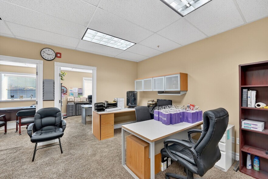 More Photos Of 1101 Cambridge Cir, Layton Warehouse For Sale