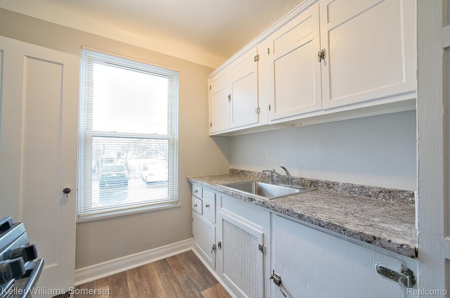 More Photos Of 51 Spokane Dr, Pontiac Apartments For Sale