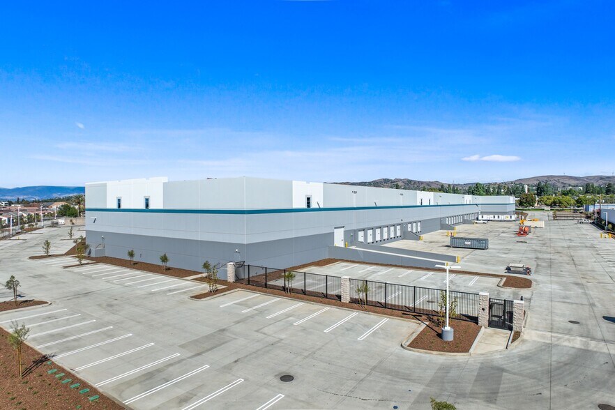 More Photos Of 12352 Whittier Blvd, Whittier Distribution For Sale