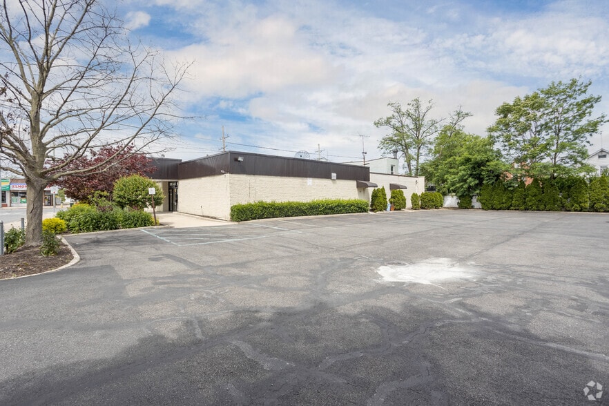 More Photos Of 1529 Hempstead Tpke, Elmont General Retail For Sale