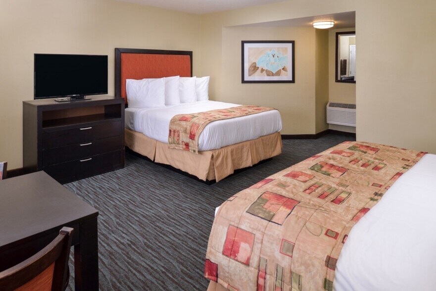 More Photos Of 225 Harbor St, Morro Bay Hotel For Sale