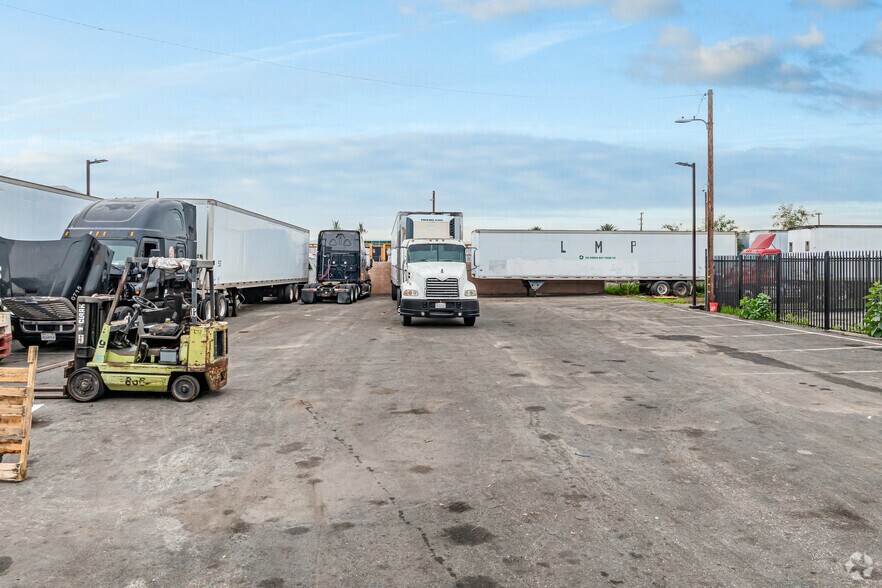 More Photos Of 1247 Brooks St, Ontario Land For Lease