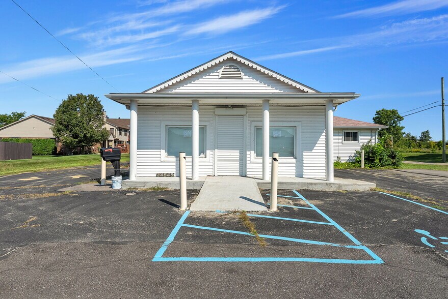 Primary Photo Of 34845 23 Mile Rd, Chesterfield Office For Sale