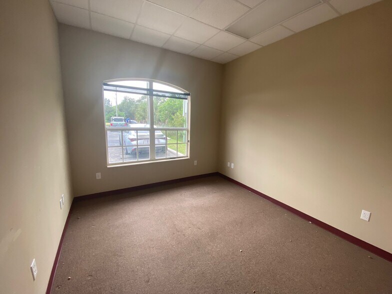 More Photos Of 640 Classic Ct, Melbourne Medical For Sale