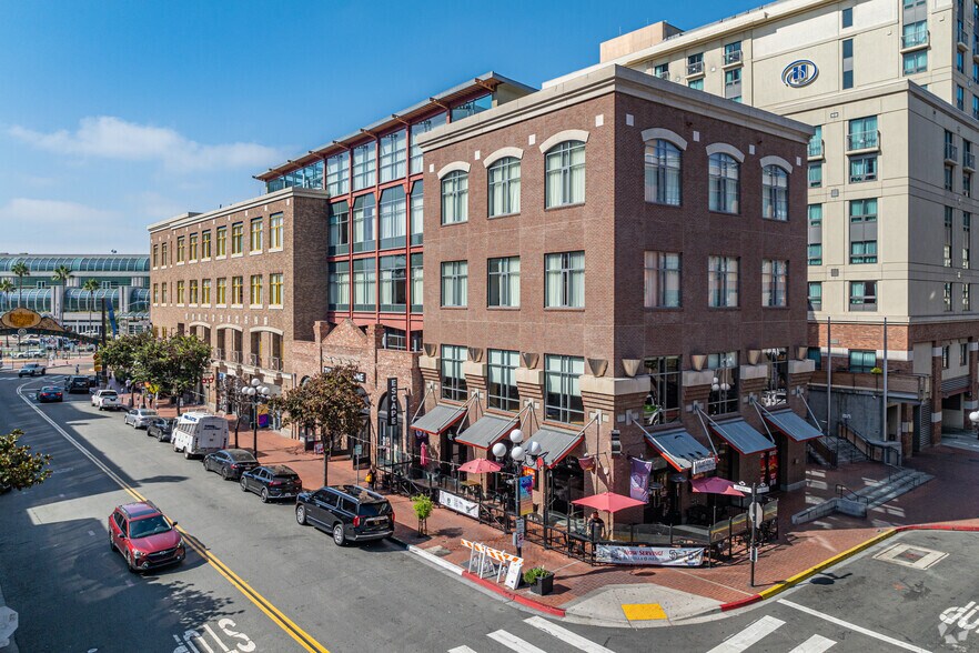 More Photos Of 210-250 5th Ave, San Diego Apartments For Lease