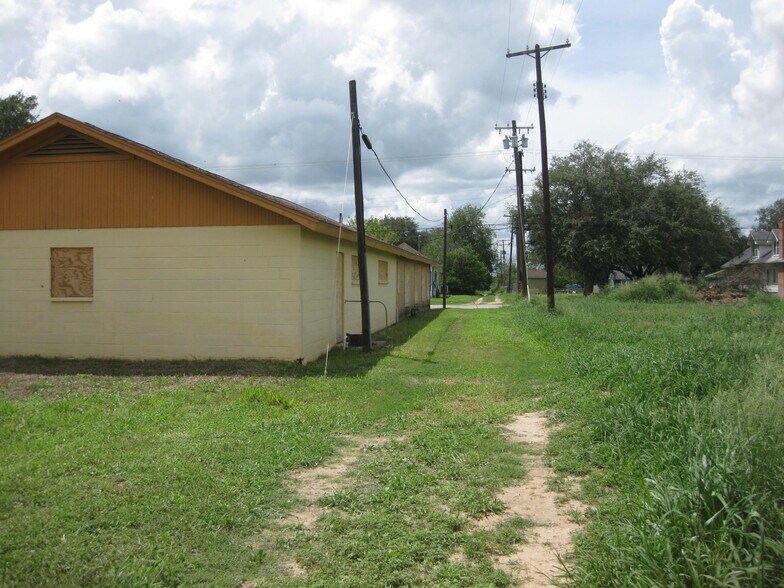 More Photos Of 248 SW 1st St, Premont Religious Facility For Sale