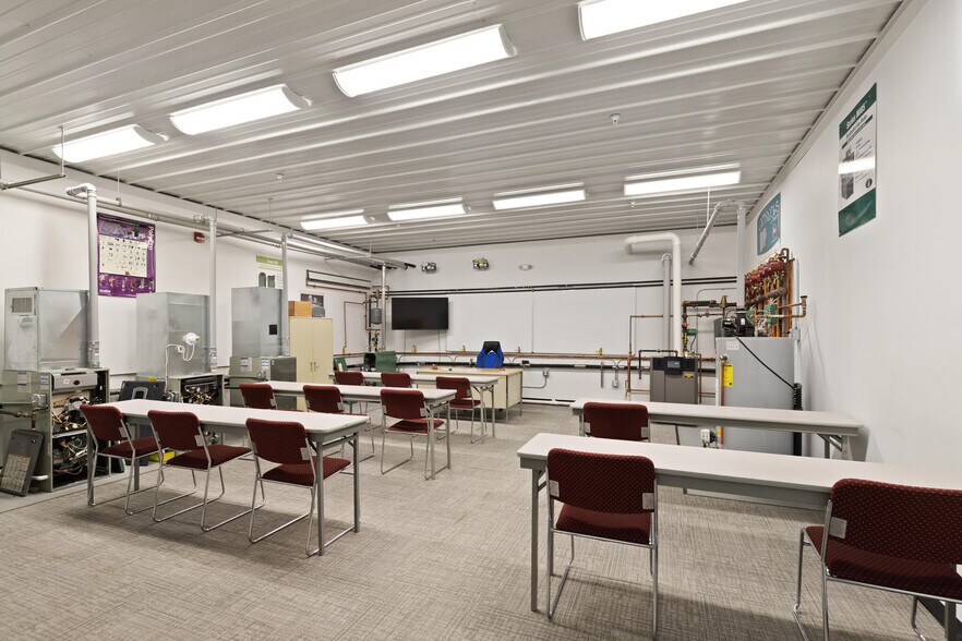 More Photos Of 109 Towle Farm Rd, Hampton Industrial For Sale