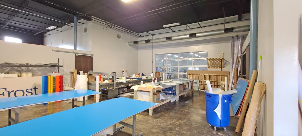 More Photos Of 2819 Blystone Ln, Dallas Distribution For Lease