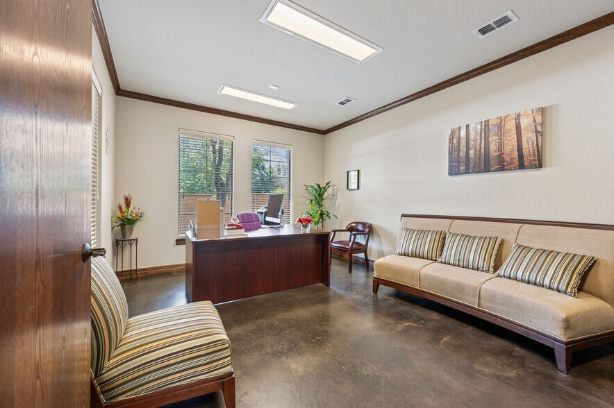 More Photos Of 1117 Glade Rd, Colleyville Medical For Sale
