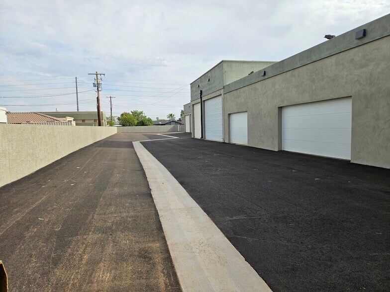 More Photos Of 8718 E McDowell Rd, Scottsdale Industrial For Sale