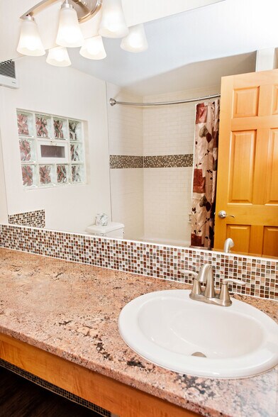 More Photos Of 56 El Paso Blvd, Manitou Springs Hotel For Sale