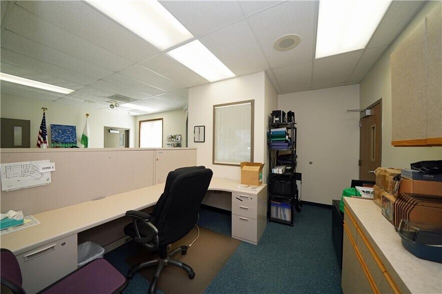 More Photos Of 226 Colonial Dr, Horseheads Office For Sale