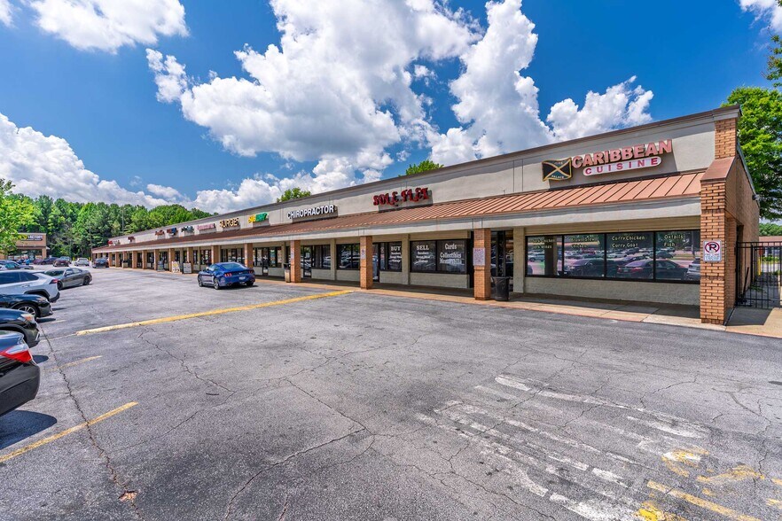 More Photos Of 4550 Jonesboro Rd, Union City Freestanding For Lease