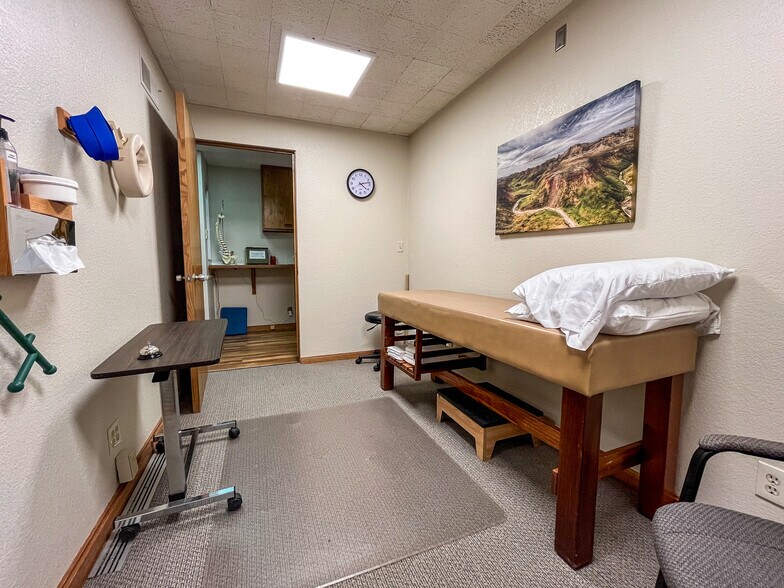 More Photos Of 2001 7th St, Rapid City Office For Sale