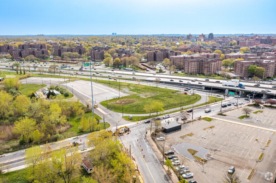 More Photos Of 25-70 Whitestone Expy, Whitestone Land For Lease
