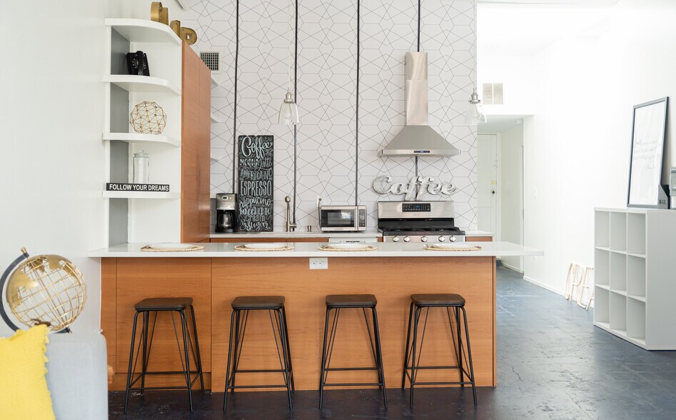 More Photos Of 4214 Gallatin St, Hyattsville Storefront Retail Residential For Lease