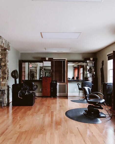 More Photos Of 305 Thurston St, Winston-Salem Office For Lease