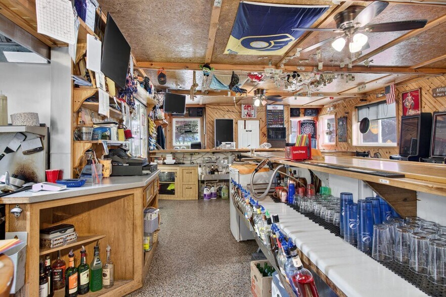 More Photos Of 133 E Main St, Embarrass Specialty For Sale