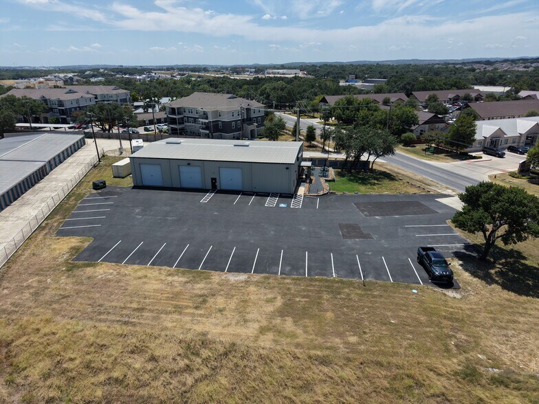 More Photos Of 129 Old San Antonio Rd, Boerne Light Manufacturing For Sale