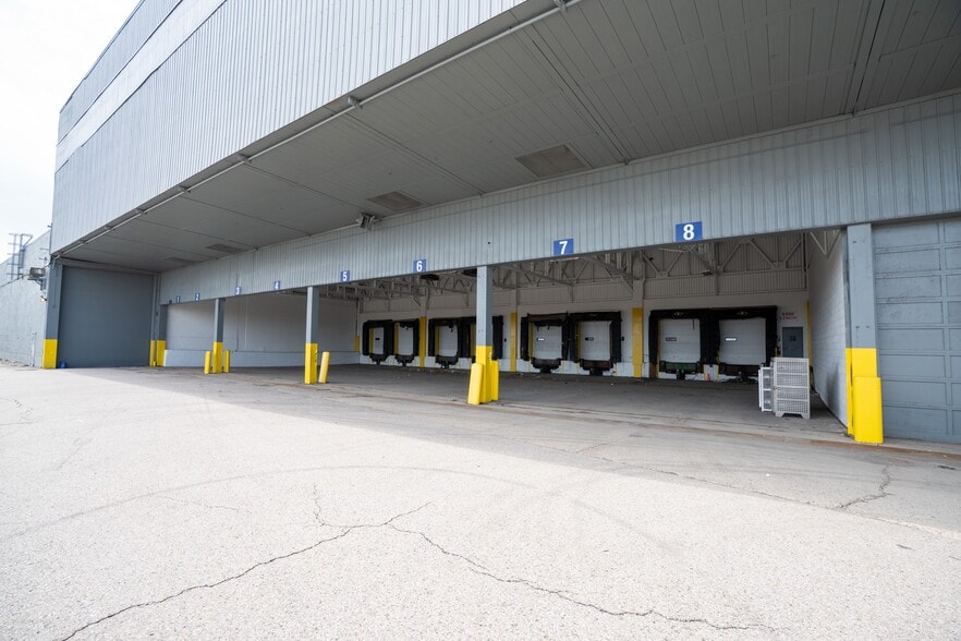 More Photos Of 6334 Lynch Rd, Detroit Manufacturing For Lease