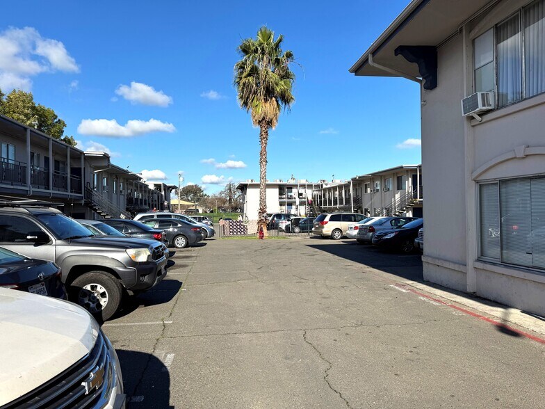 More Photos Of 695 Plaza Ave, Sacramento Apartments For Sale