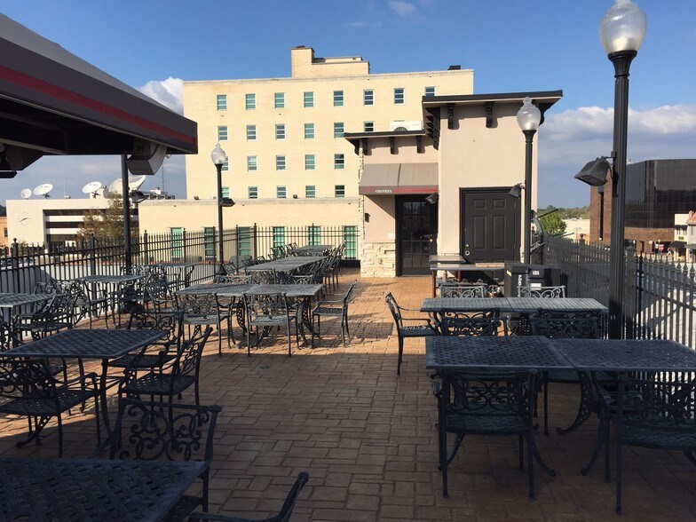 More Photos Of 111 E Erwin St, Tyler Storefront Retail Office For Lease