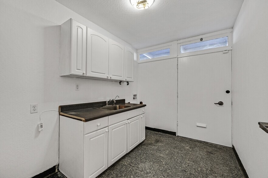 More Photos Of 4319 Piedmont Ave, Oakland Storefront Retail Office For Lease