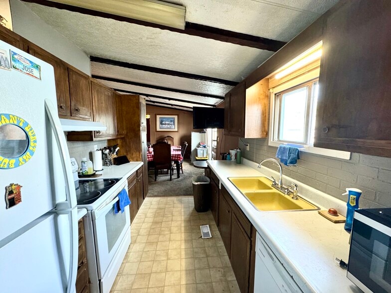 More Photos Of 4202 Cheyenne St, Cheyenne Multifamily For Sale