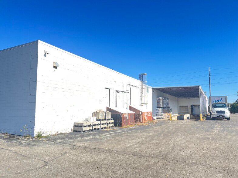 More Photos Of 2325 Sybrant Rd, Traverse City Warehouse For Lease