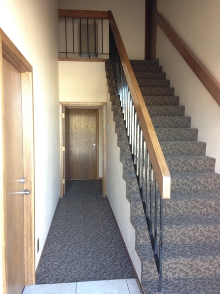 More Photos Of 200 W Parrish Ln, Centerville Office For Lease