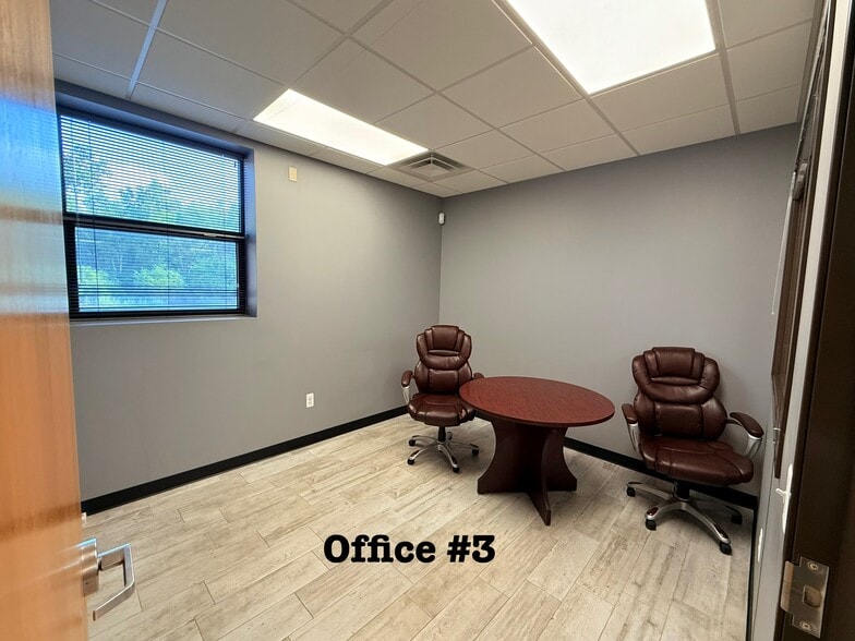 More Photos Of 28975 Grand River Ave, Farmington Hills Auto Dealership For Sale