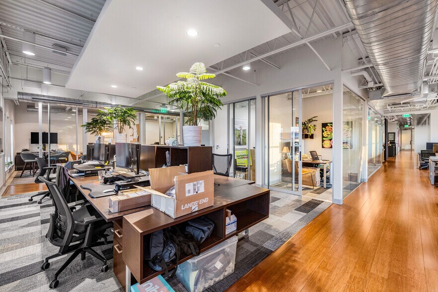 More Photos Of 125 W Central Ave, Bentonville Office For Sale