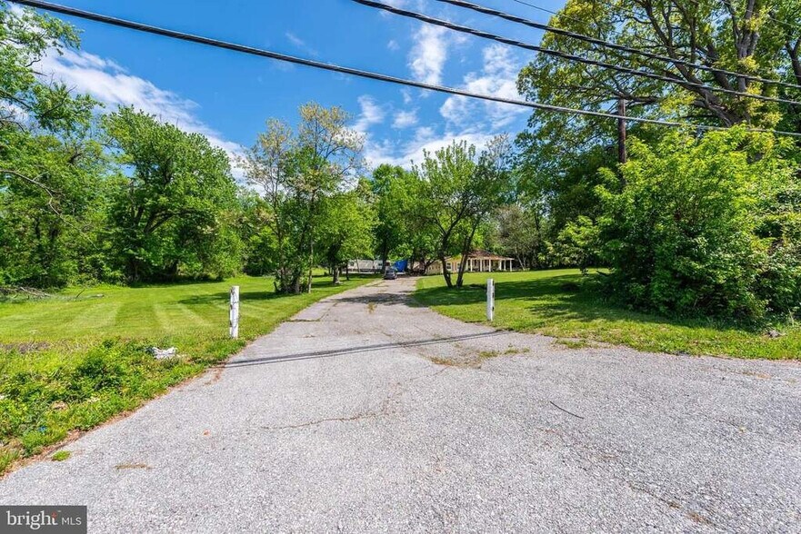More Photos Of 6712 Dogwood Rd, Woodlawn Schools For Sale