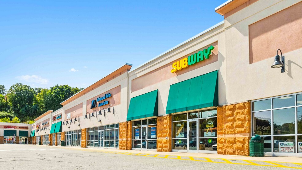 More Photos Of 2000 Connecticut 32, Uncasville General Retail For Lease
