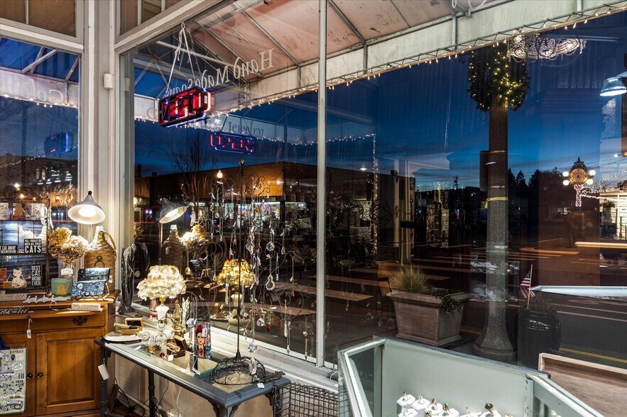 More Photos Of 619 Commercial Ave, Anacortes Storefront Retail Office For Sale