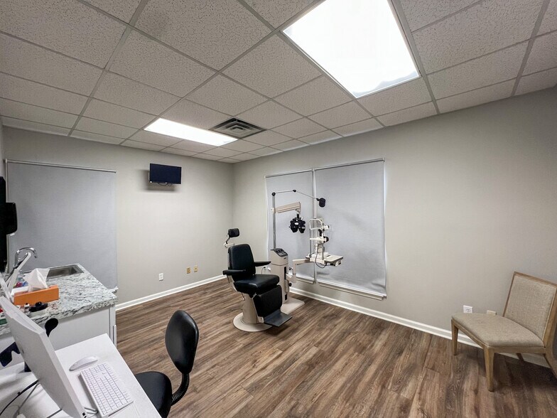 More Photos Of 200 Canyon Park Dr, Pelham Office For Lease