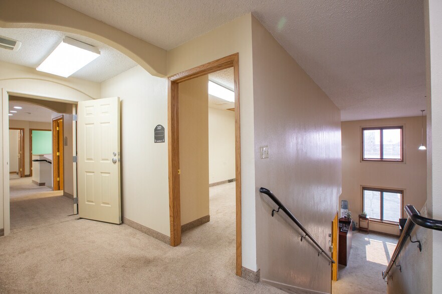 More Photos Of 1411 W Dakota Pkwy, Williston Office For Lease