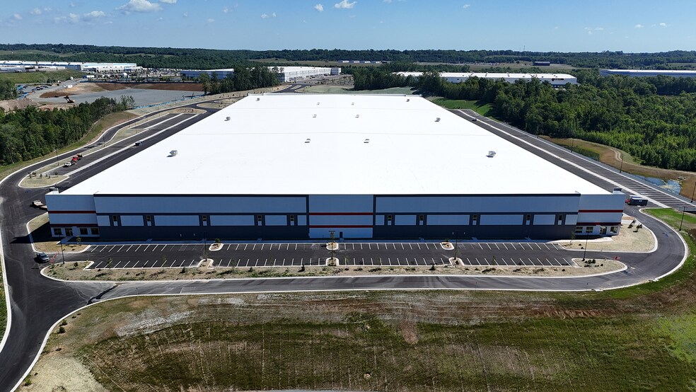 More Photos Of 211 Centreport Pky, Fredericksburg Warehouse For Lease