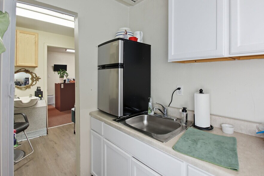 More Photos Of 1345 Kipling St, Lakewood Office For Sale