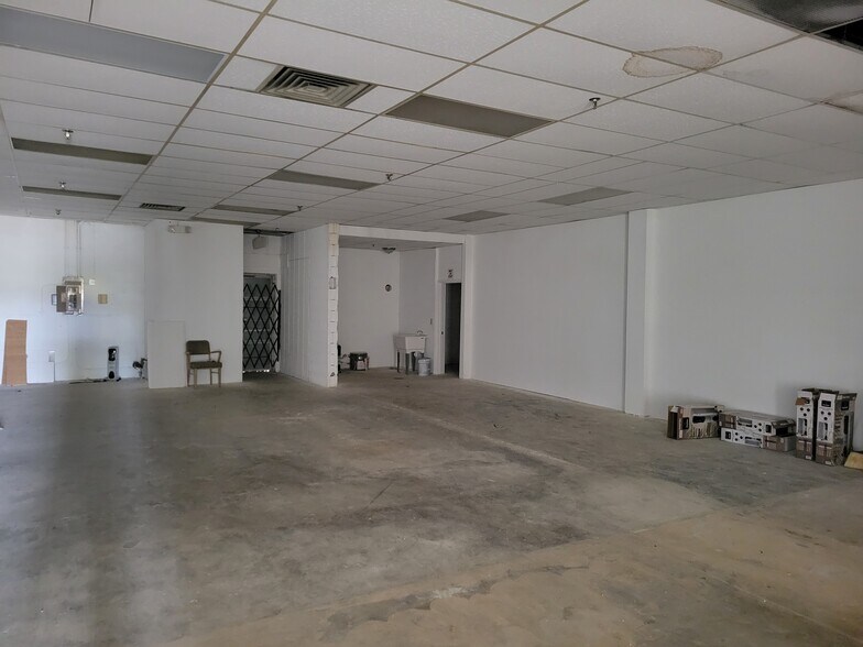 More Photos Of 4850 W Western Ave, South Bend Unknown For Lease