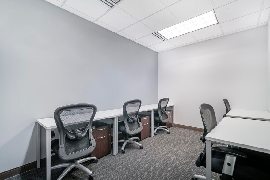 More Photos Of 7272 E Indian School Rd, Scottsdale Coworking Space