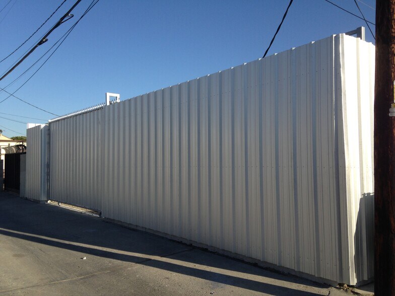 More Photos Of 3121 W Jefferson Blvd, Los Angeles Storefront Retail Office For Lease