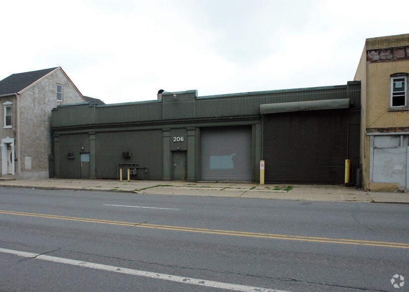 More Photos Of 206 E Hamilton St, Allentown Manufacturing For Sale